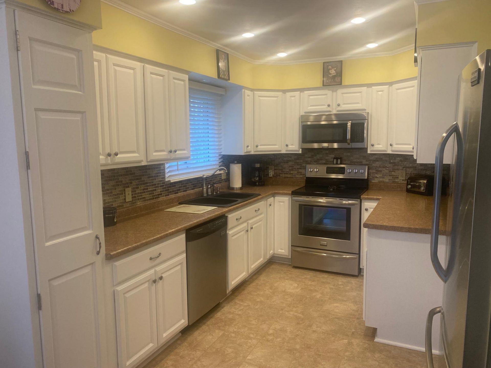 10253 101st Avenue N, Maple Grove, MN 55369