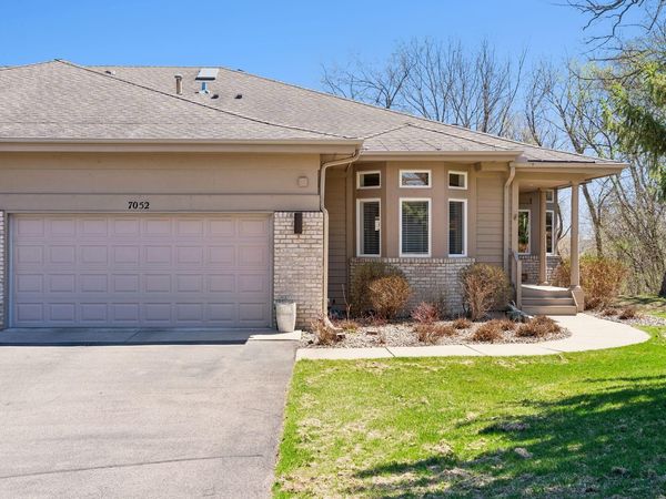 7052 Crowne Oak Road , Eden Prairie, MN 55344