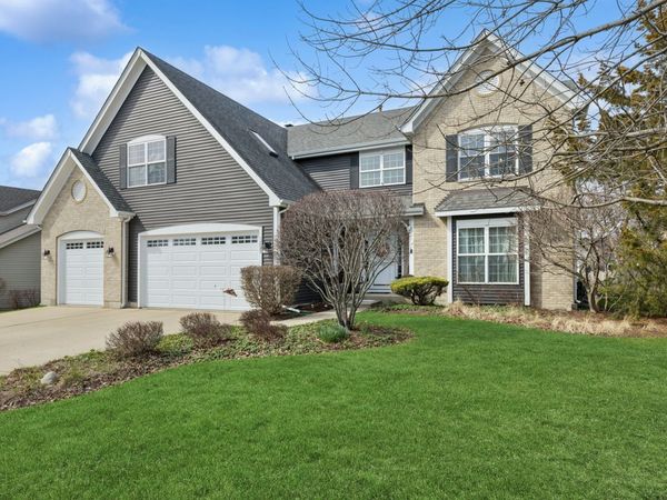 1200 Fieldstone Drive , Crystal Lake, IL 60014