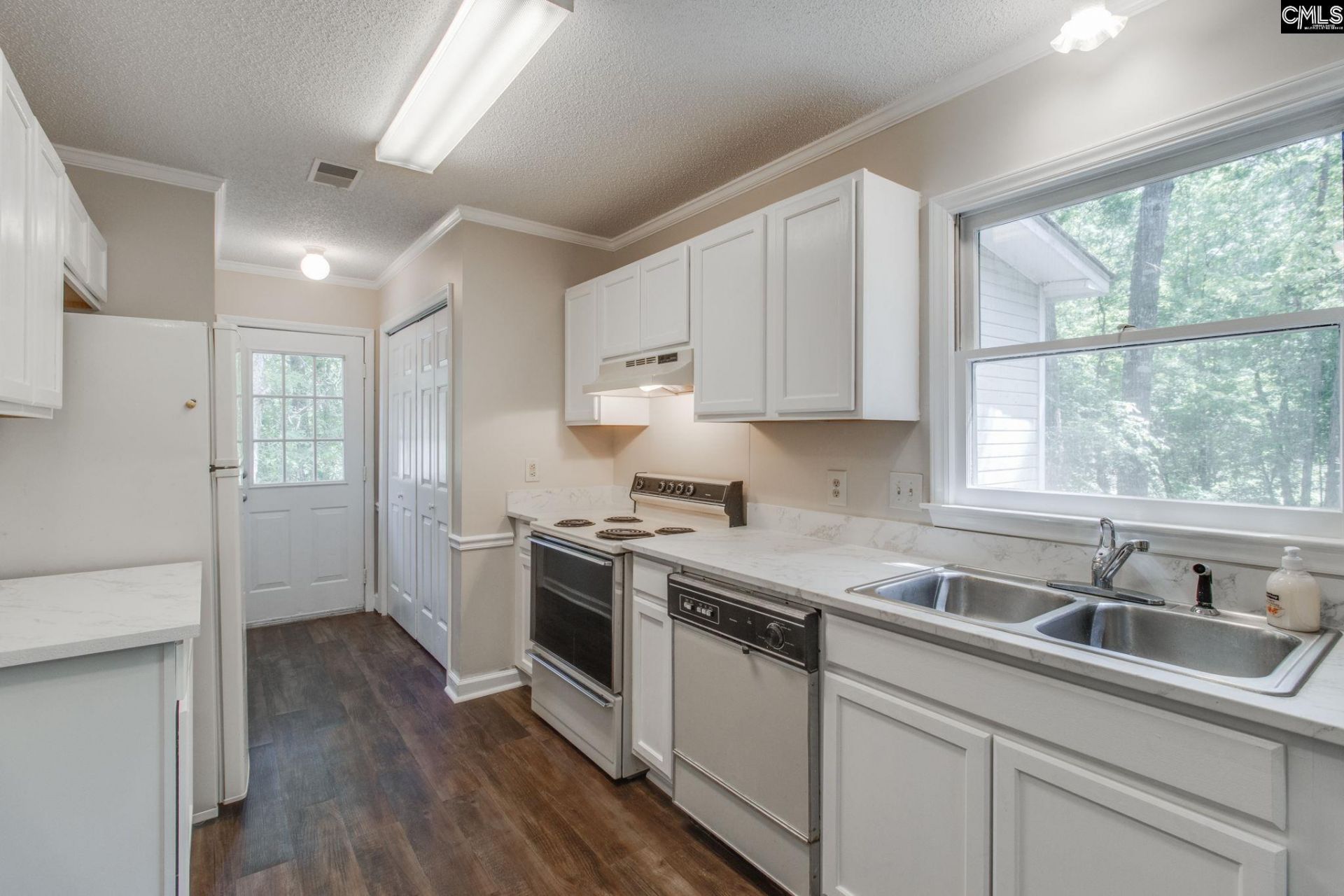 18 Dutch Circle  Photo 10