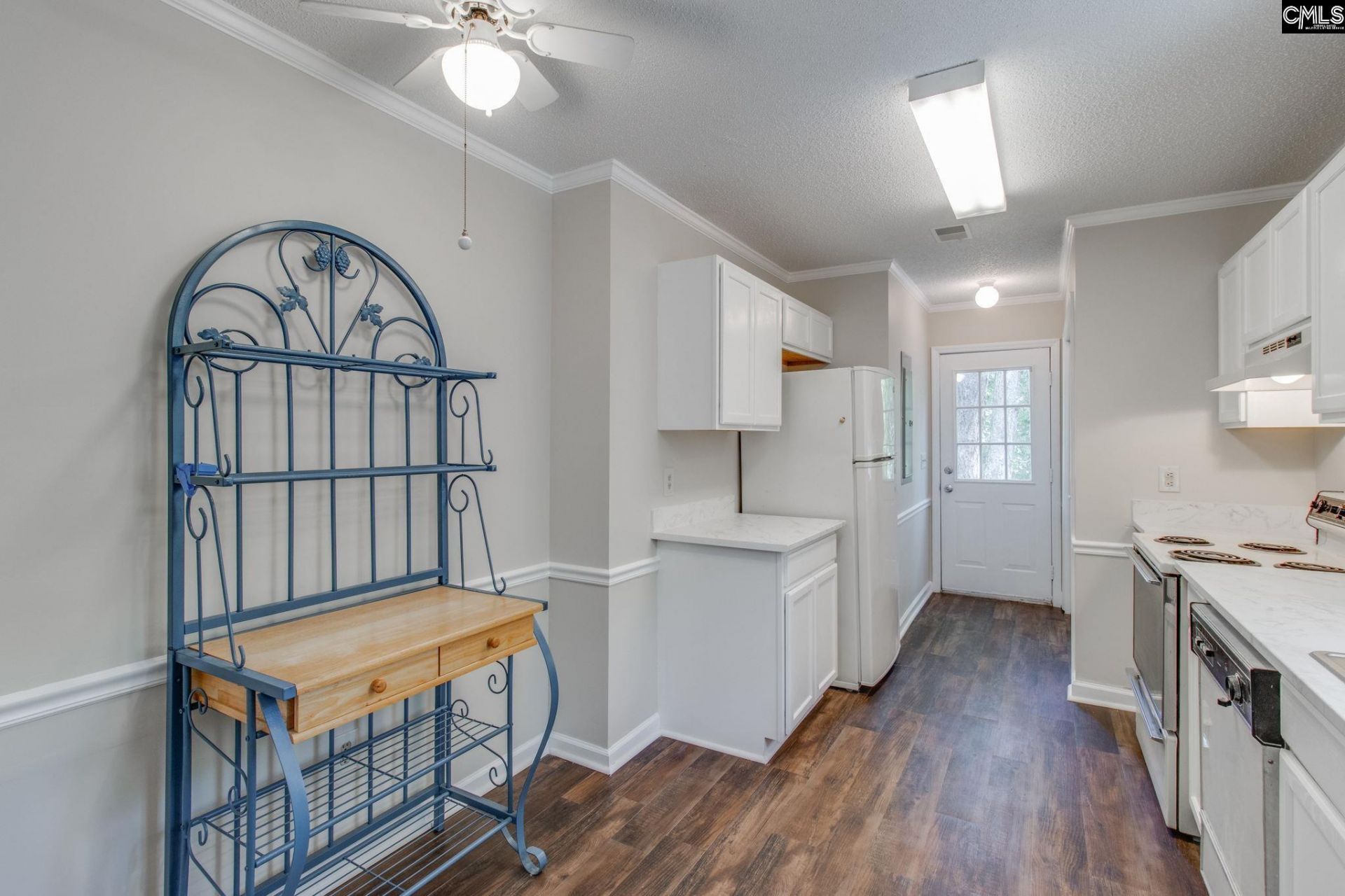 18 Dutch Circle  Photo 9