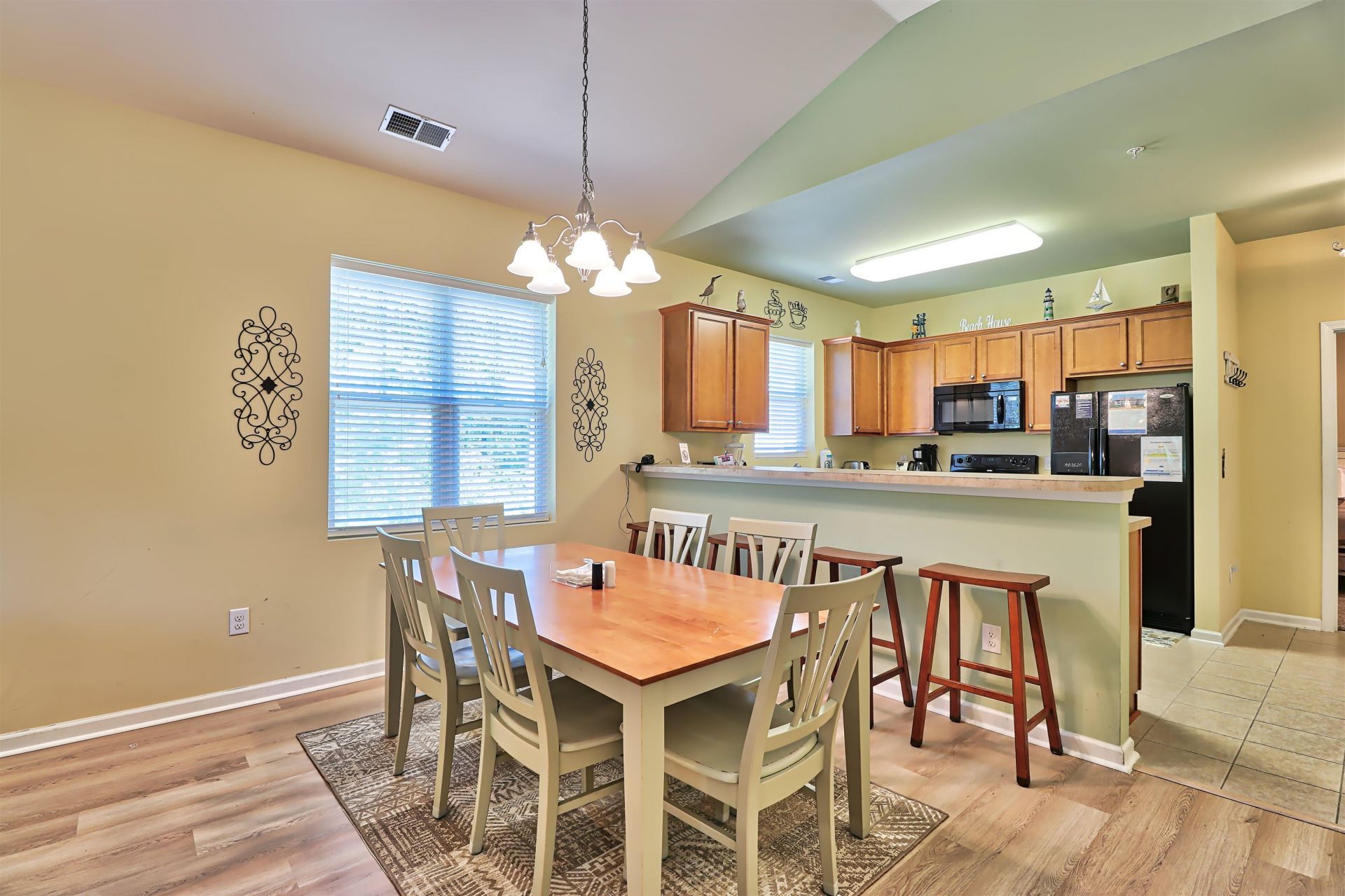 6253 Catalina Dr.  Photo 8