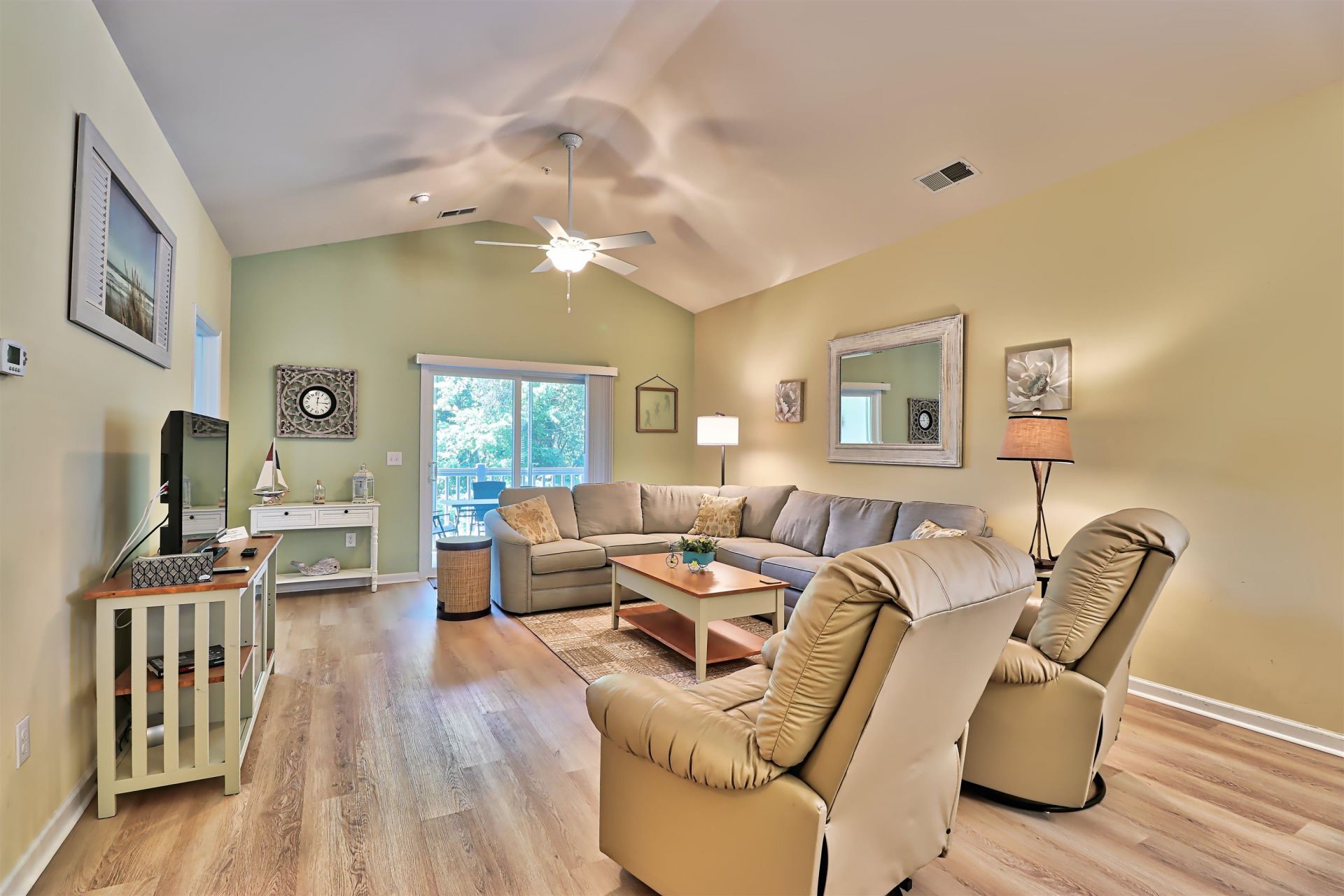 6253 Catalina Dr.  Photo 9