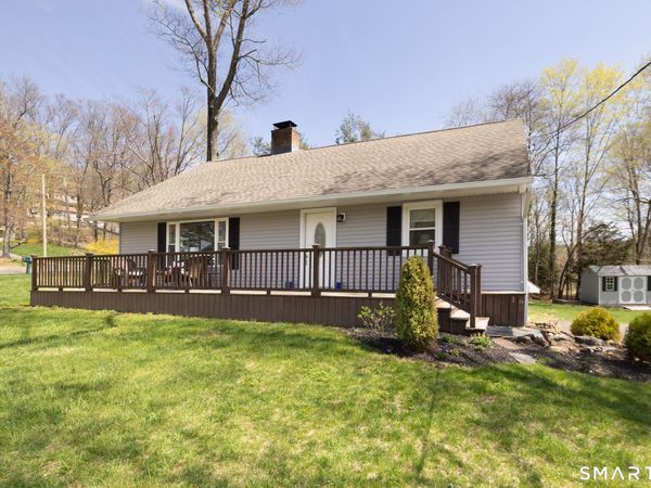 16 Lakeview, North Branford, CT 06472