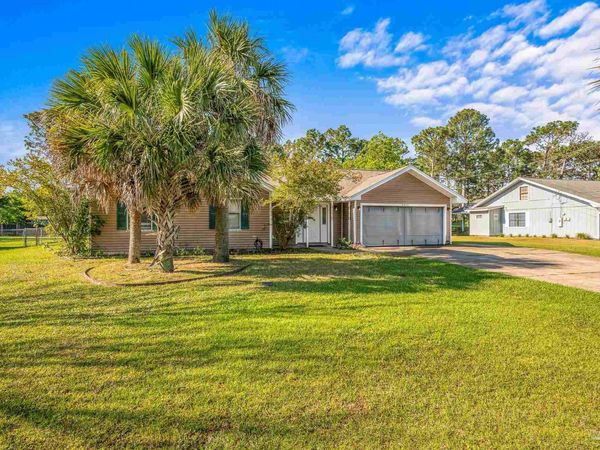 6859 Liberty St, Navarre, FL 32566