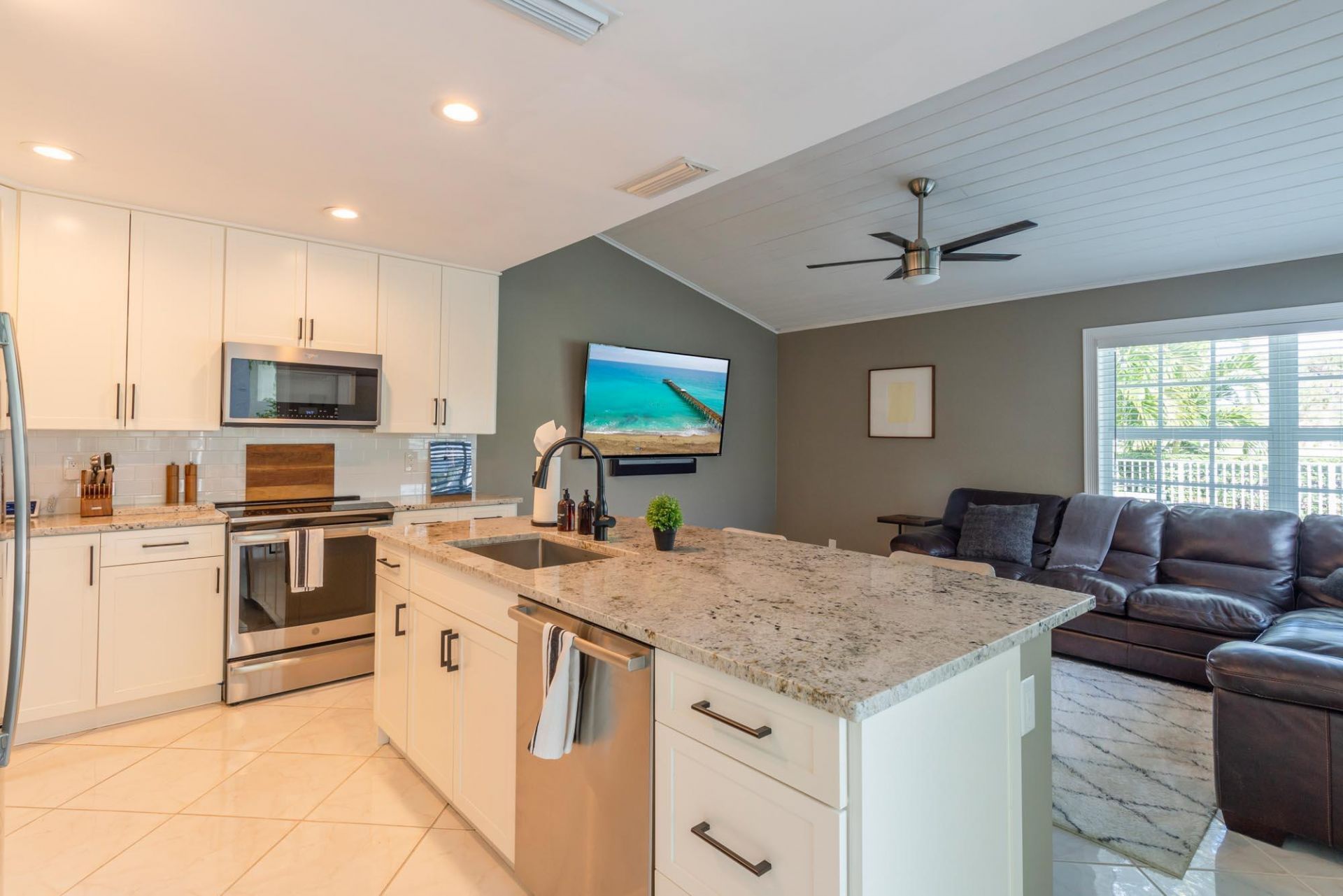 16 Windsor Lane, Palm Beach Gardens, FL 33418 Photo