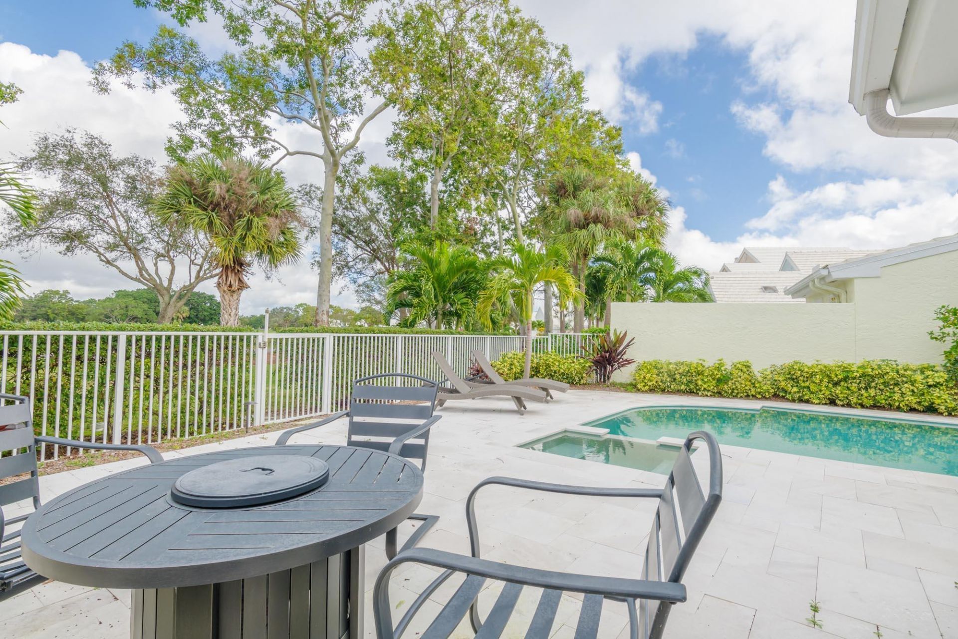 16 Windsor Lane, Palm Beach Gardens, FL 33418 Photo