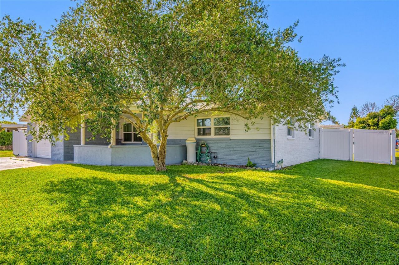 5130 Victoria Lane, Holiday, FL 34690 Photo