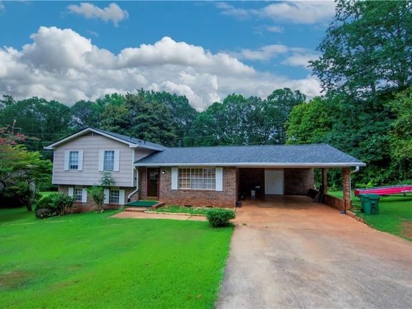 5856 Oakleaf Drive , Stone Mountain, GA 30087