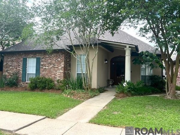 8614 Cypress Point Ct, Baton Rouge, LA 70809
