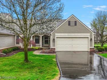 888 Tartan Trail , Bloomfield Hills, MI 48304