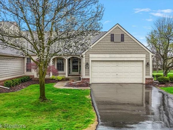 888 Tartan Trail , Bloomfield Hills, MI 48304
