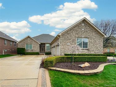 58818 Gallery Court, Washington Twp, MI 48094