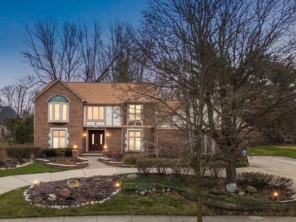 2291 Red Maple Drive , Troy, MI 48098