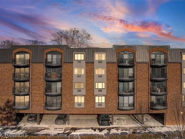 35300 Woodward Avenue , Birmingham, MI 48009