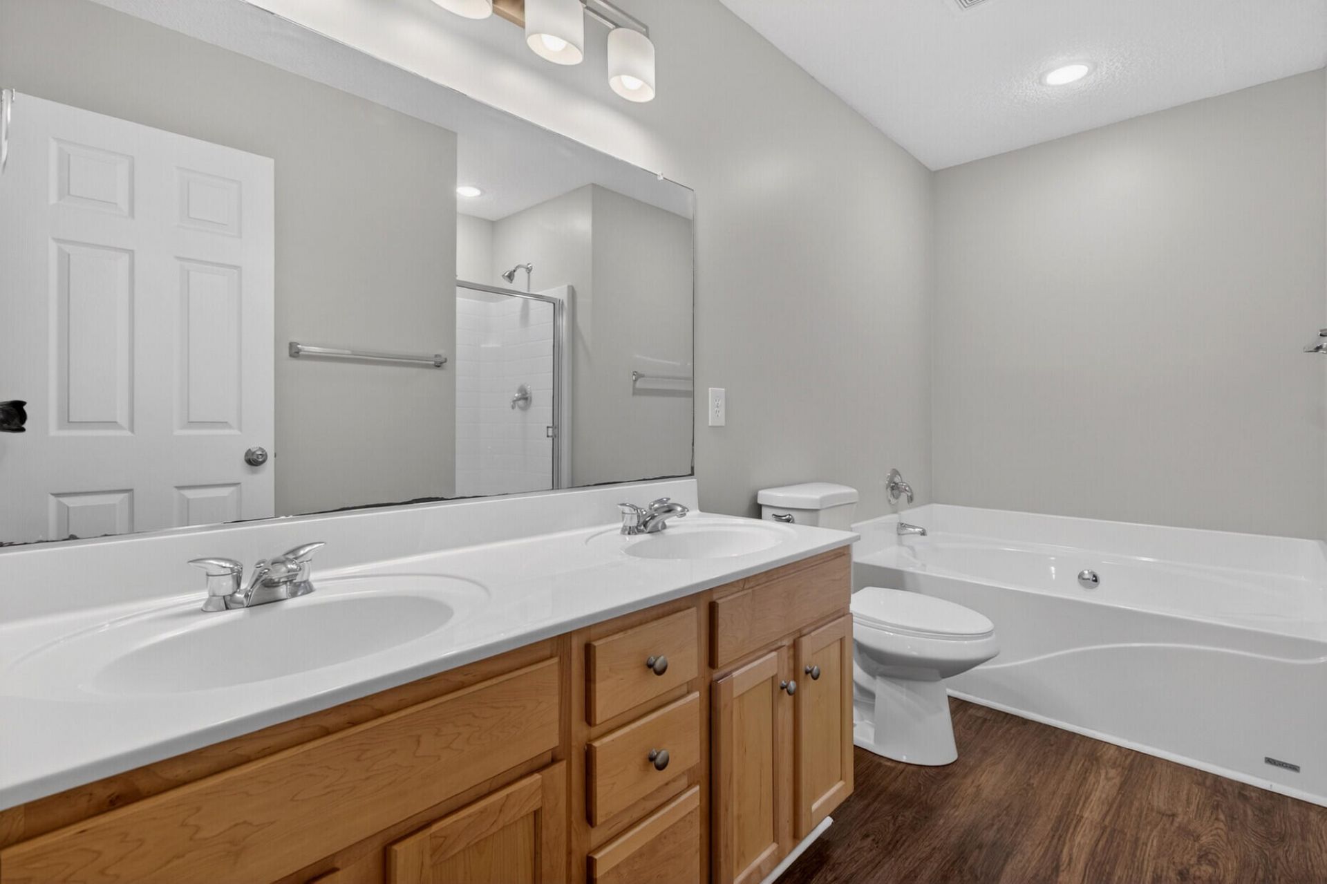 235 Emerald Isle Drive Photo 21