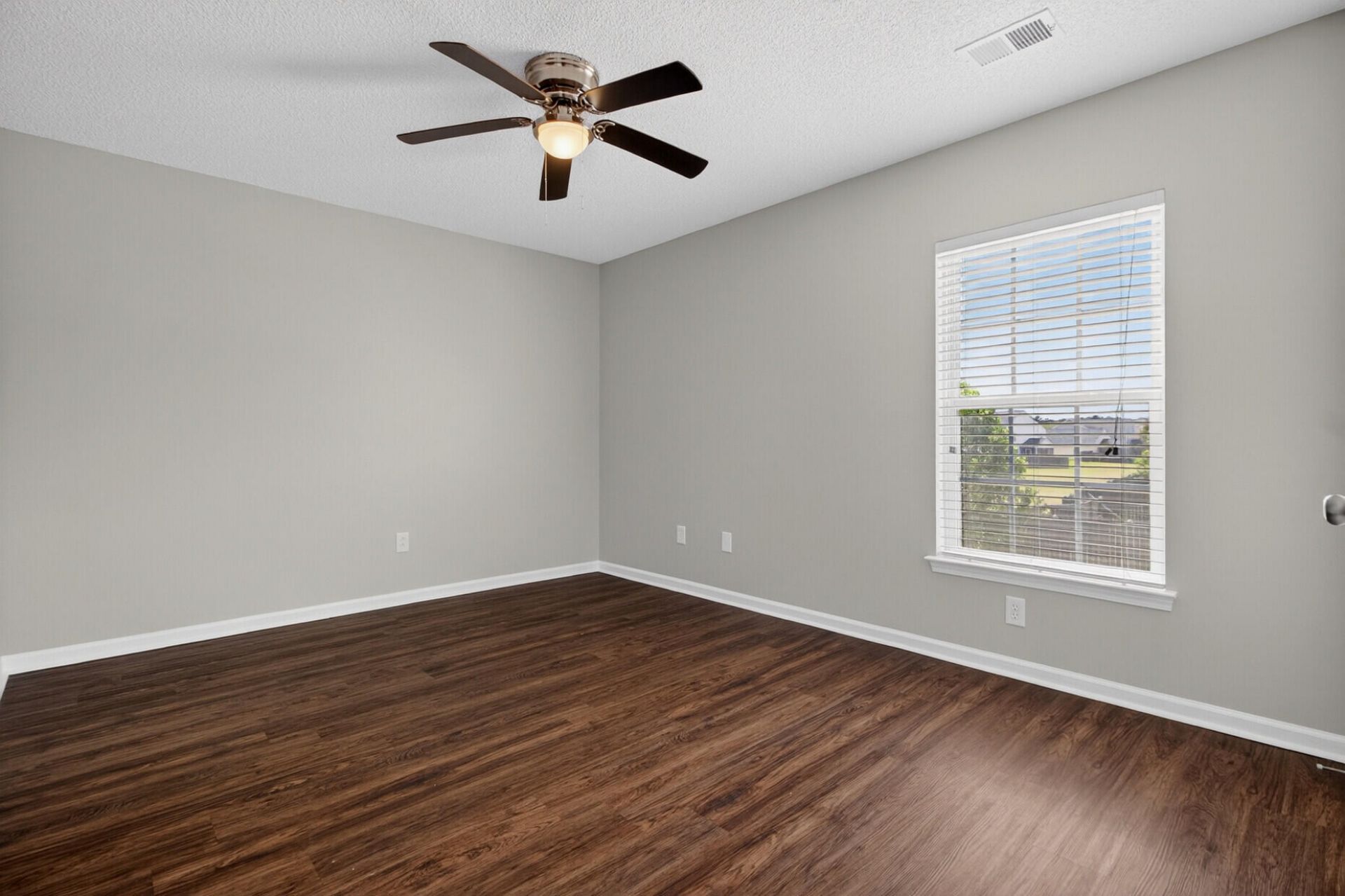 235 Emerald Isle Drive Photo 24