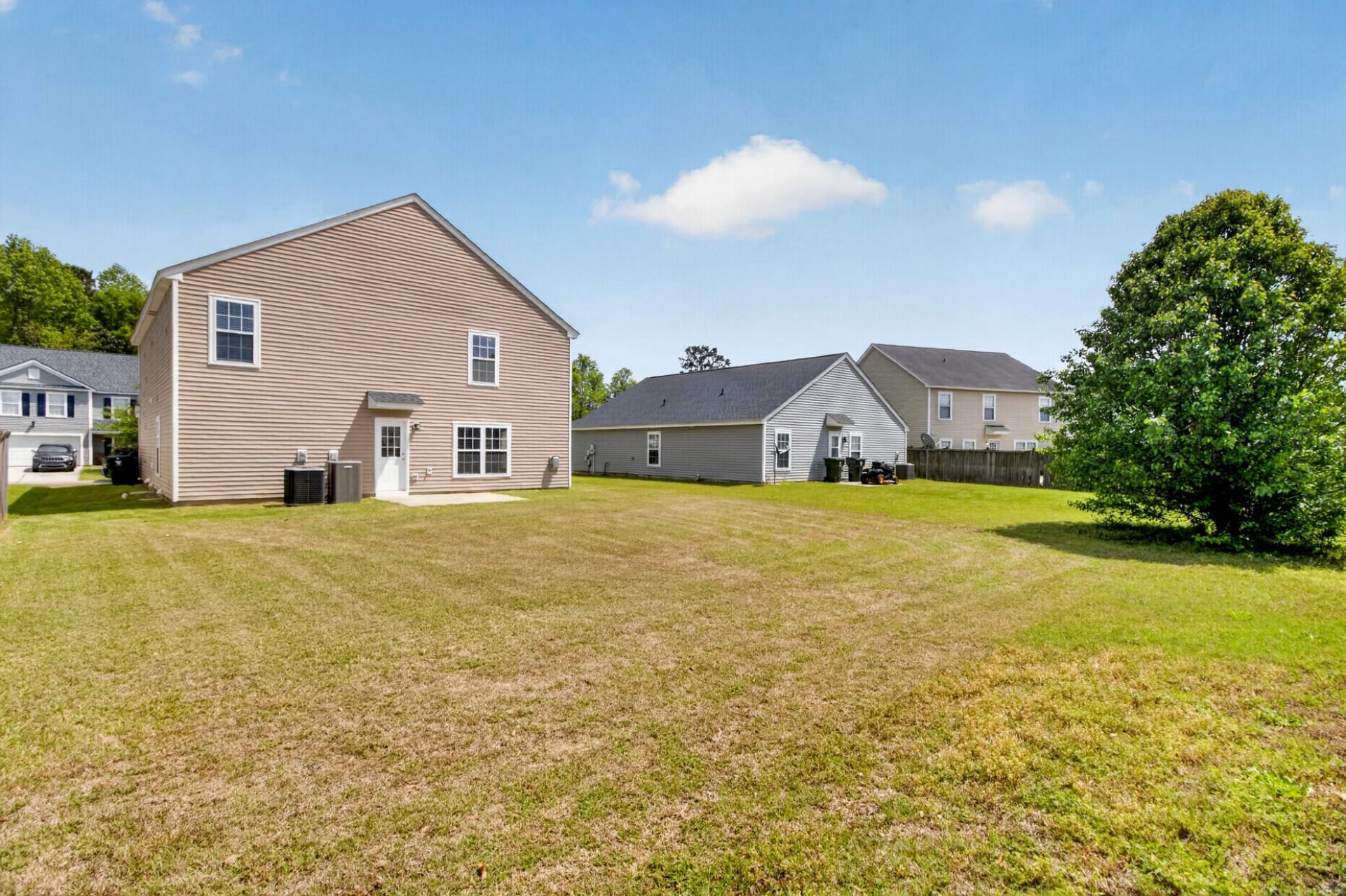 235 Emerald Isle Drive Photo 29