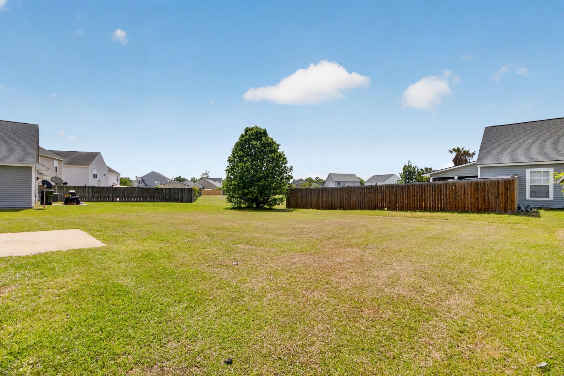 235 Emerald Isle Drive Photo 30