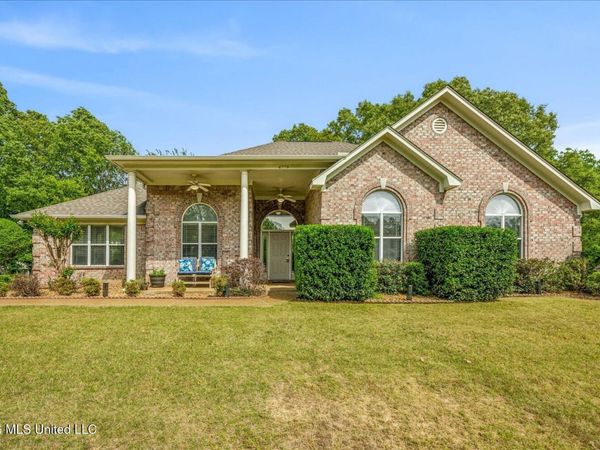 4278 W Elizabeth Circle, Olive Branch, MS 38654
