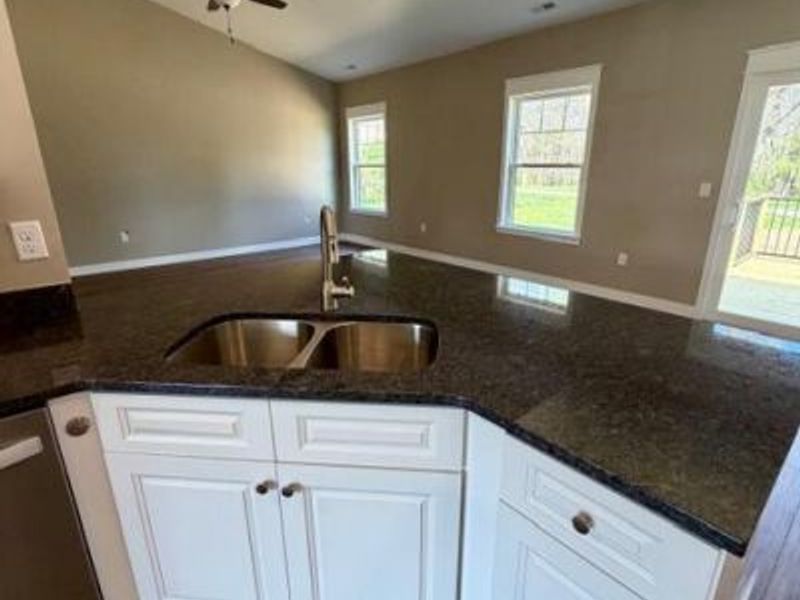 949 Hobart Court , Logan, OH 43138 Photo 7