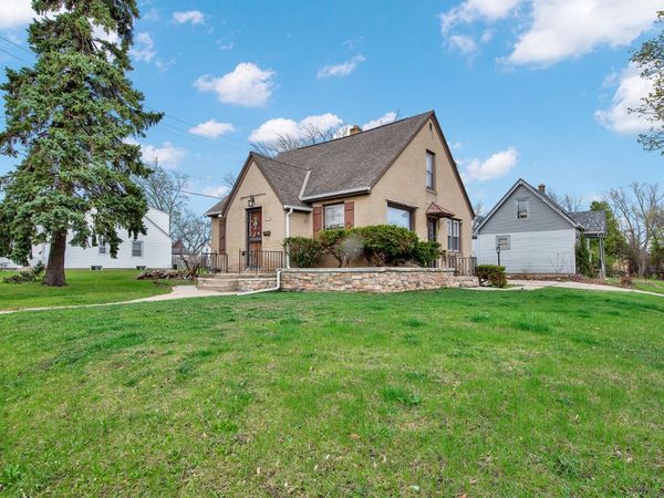 4235 W Fairmount Ave, Milwaukee, WI 53209