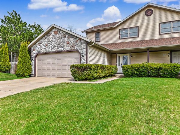 1570 Iroquois Ave, Grafton, WI 53024