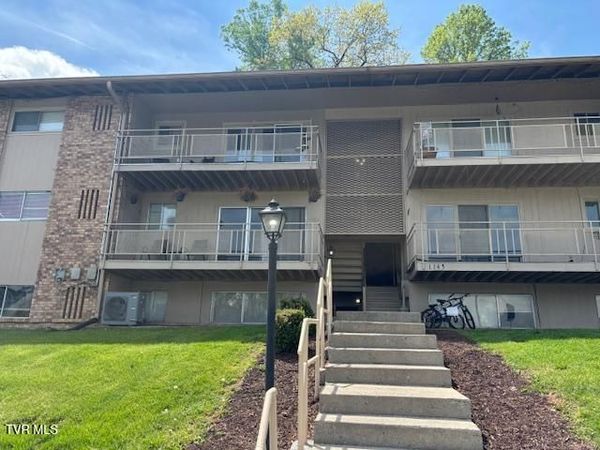 1145 Carriage Circle, Unit Apt 104, Bristol, VA 24201