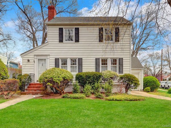 277 E Argyle Street, Valley Stream, NY 11580