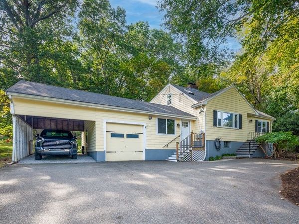 215 Blue Hill Dr, Westwood, MA 02090