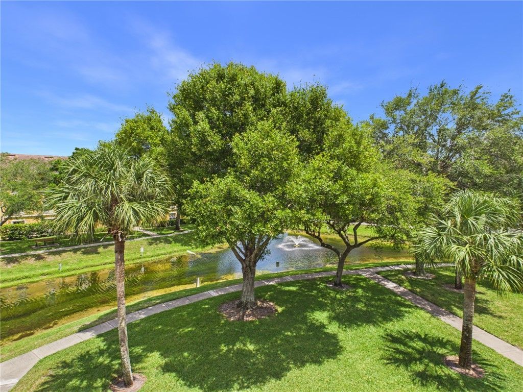 5060 Fairways Circle, Unit F303, Vero Beach, FL 32967 Photo