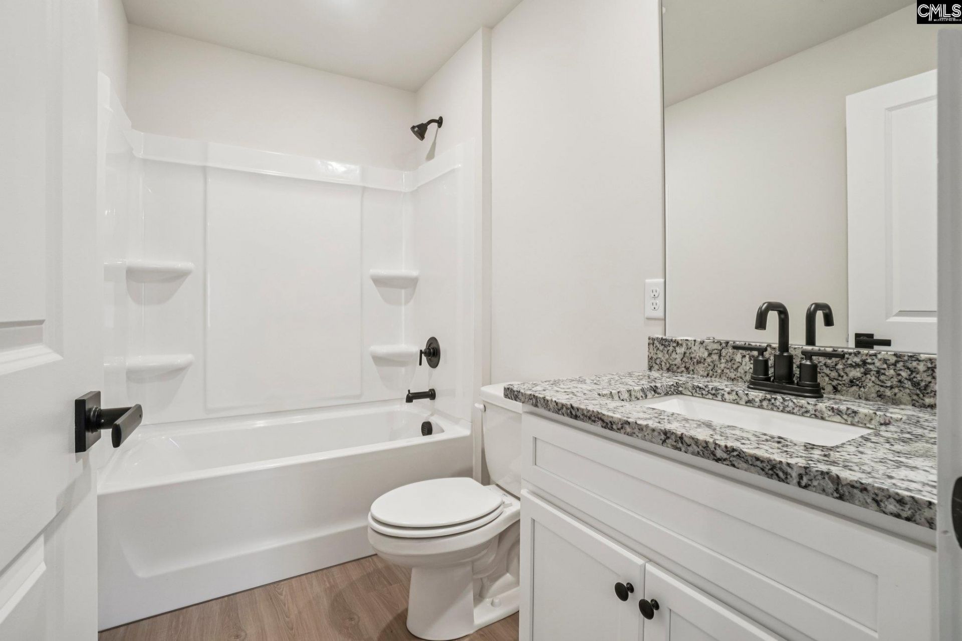 2008 Crimson Glow Court Photo 15