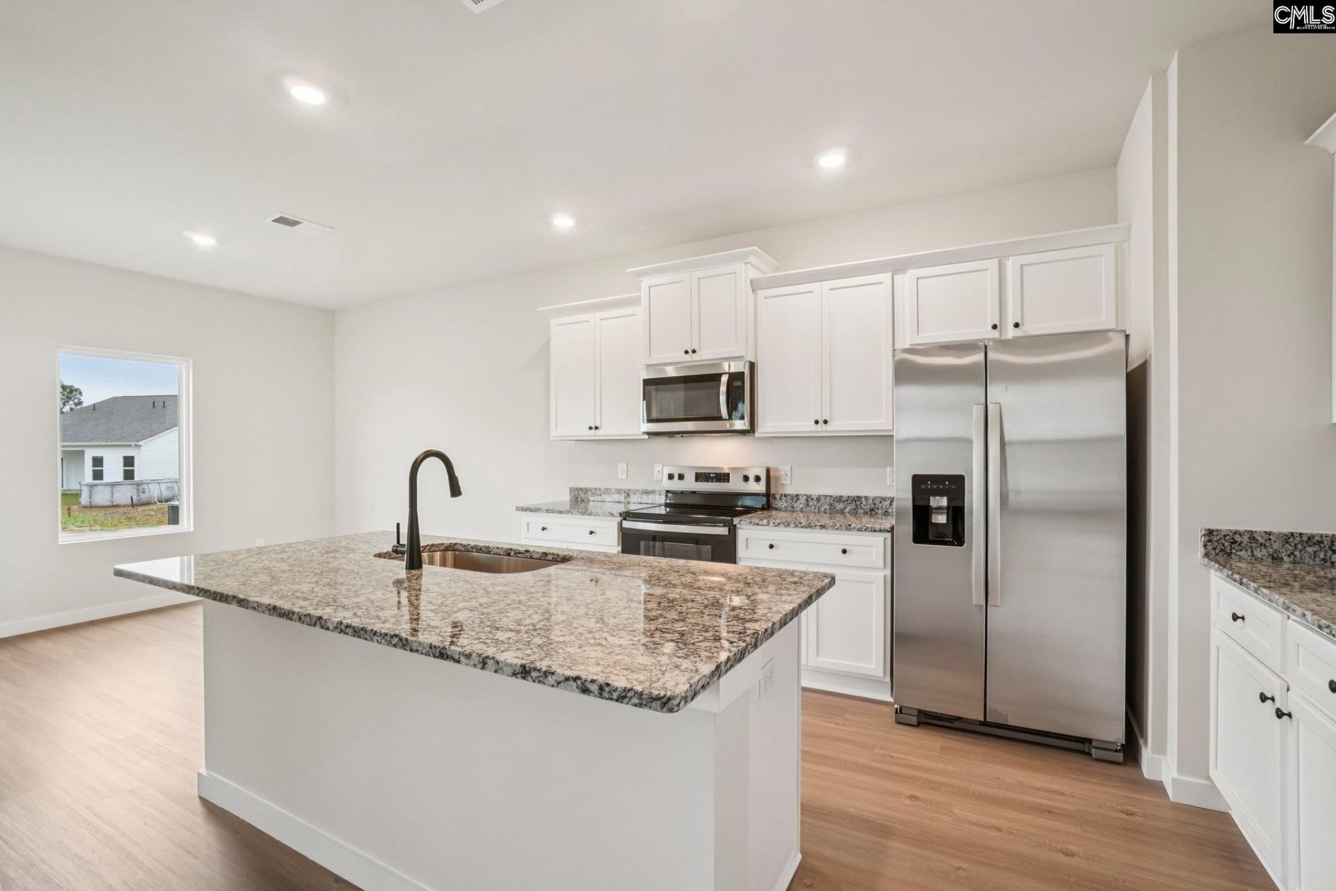 2008 Crimson Glow Court Photo 6