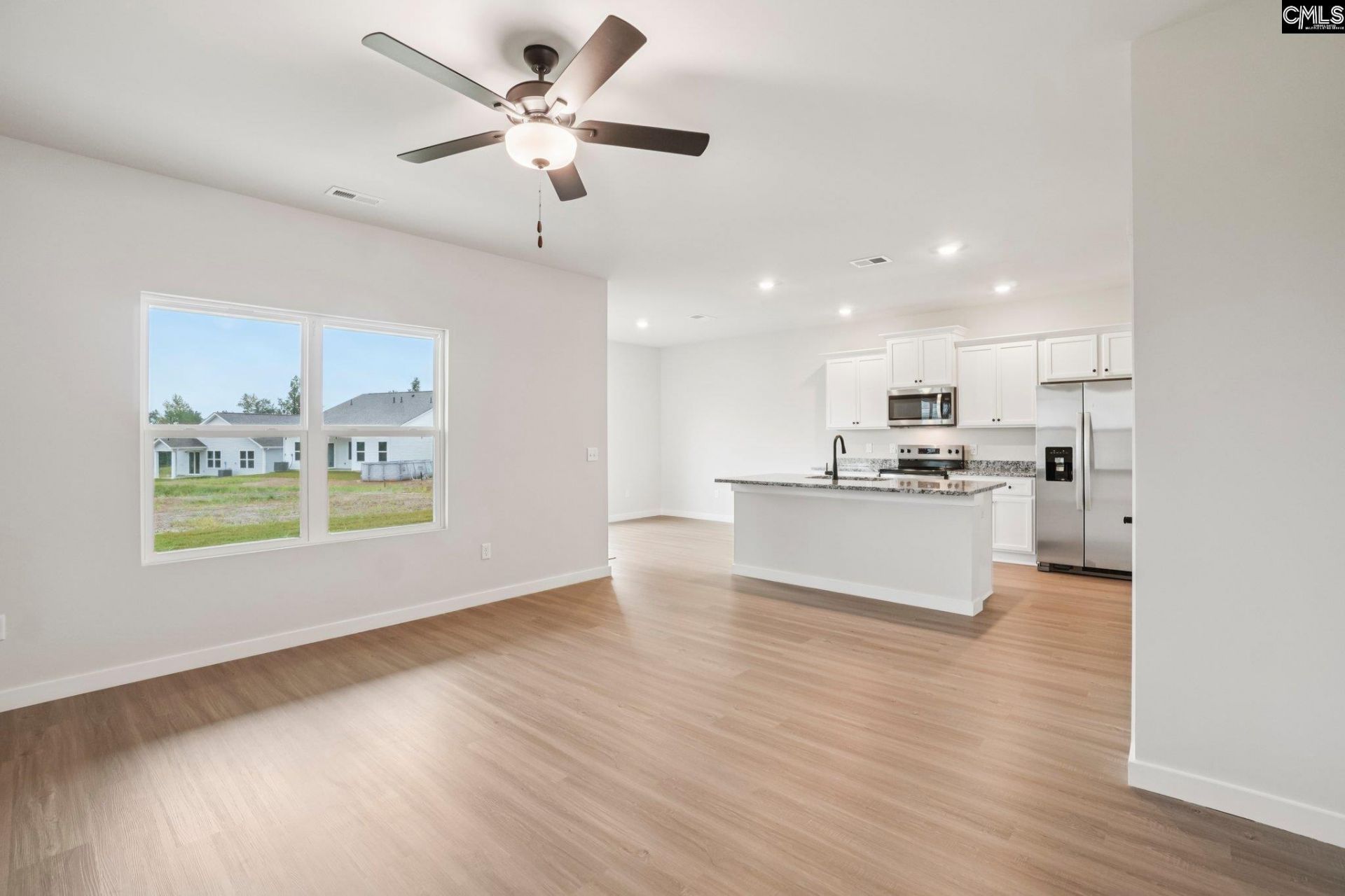 2008 Crimson Glow Court Photo 7