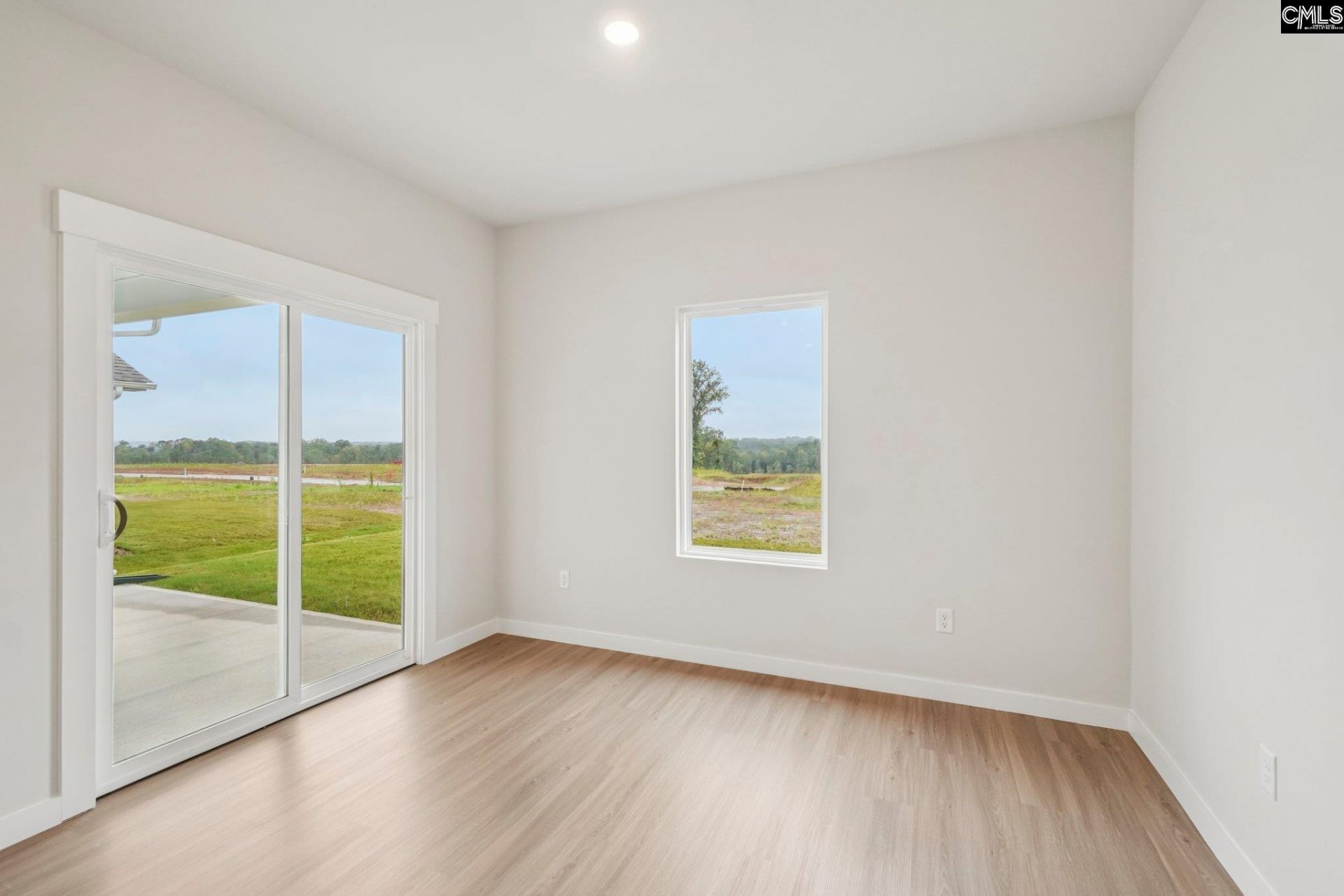 2008 Crimson Glow Court Photo 8