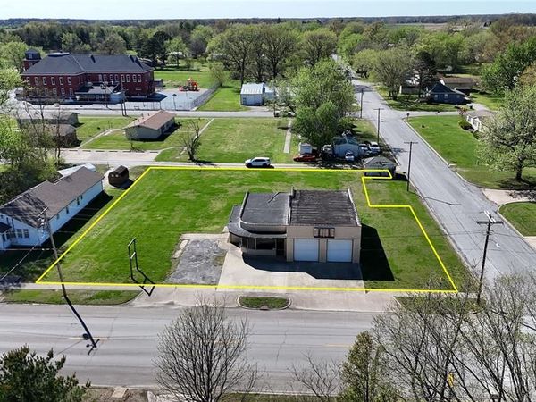 39 Walnut Street , Tamaroa, IL 62888