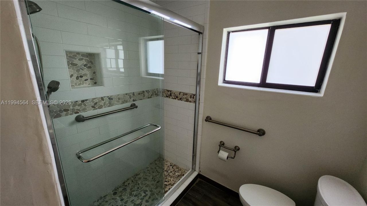 6241 NW 110th St , Hialeah, FL 33012 Photo