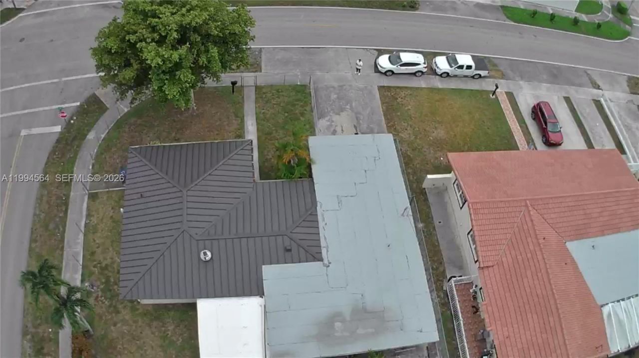 6241 NW 110th St , Hialeah, FL 33012 Photo