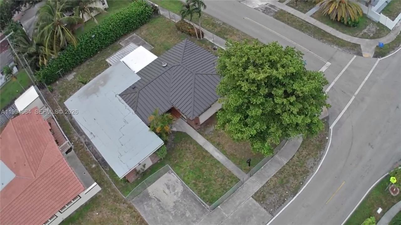 6241 NW 110th St , Hialeah, FL 33012 Photo