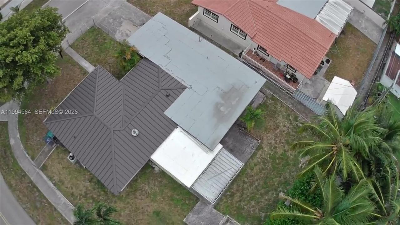 6241 NW 110th St , Hialeah, FL 33012 Photo