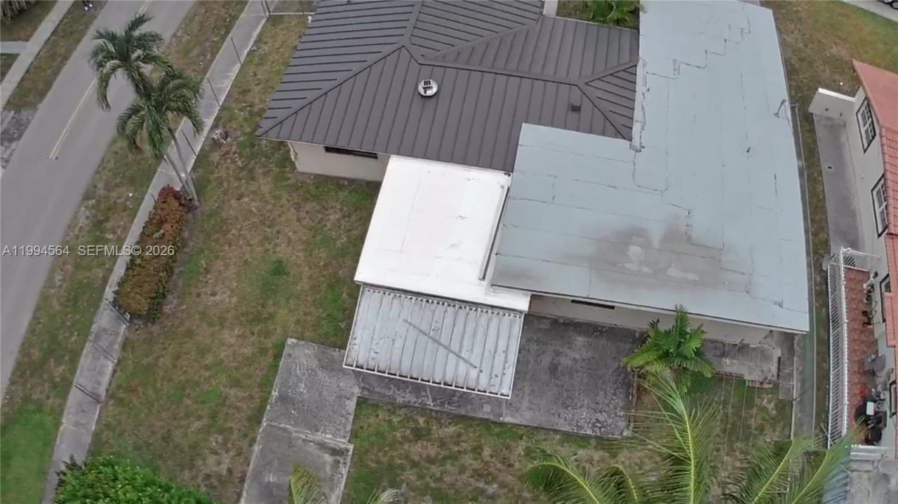 6241 NW 110th St , Hialeah, FL 33012 Photo