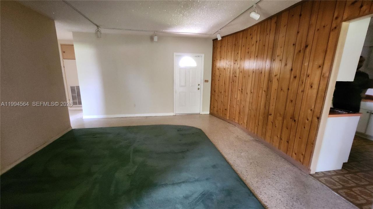 6241 NW 110th St , Hialeah, FL 33012 Photo