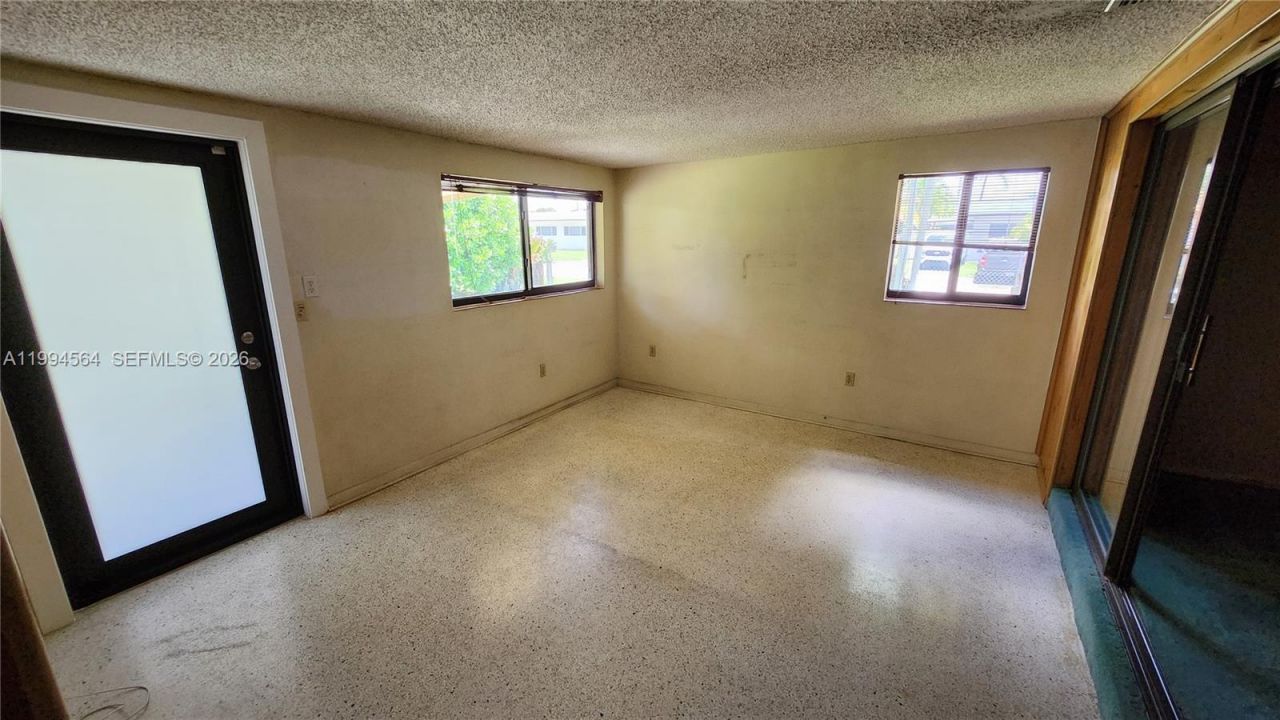 6241 NW 110th St , Hialeah, FL 33012 Photo