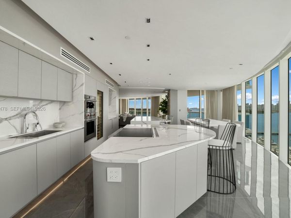 1000 S Pointe Dr, Unit 901, Miami Beach, FL 33139