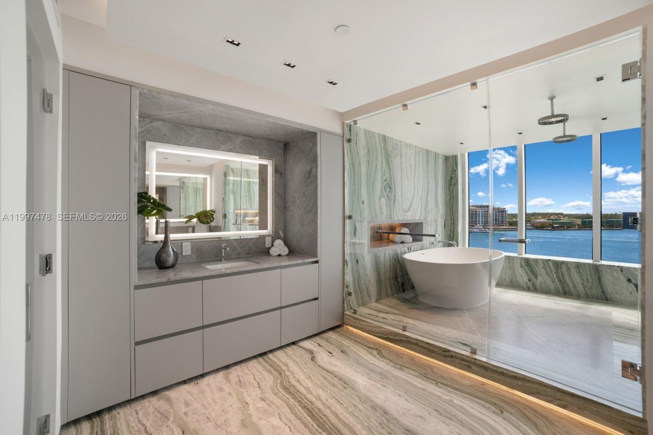 1000 S Pointe Dr, Unit 901, Miami Beach, FL 33139 Photo