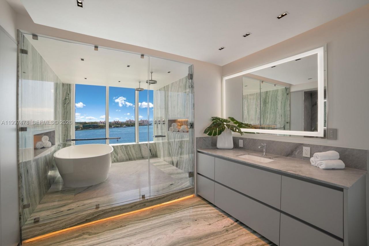 1000 S Pointe Dr, Unit 901, Miami Beach, FL 33139 Photo