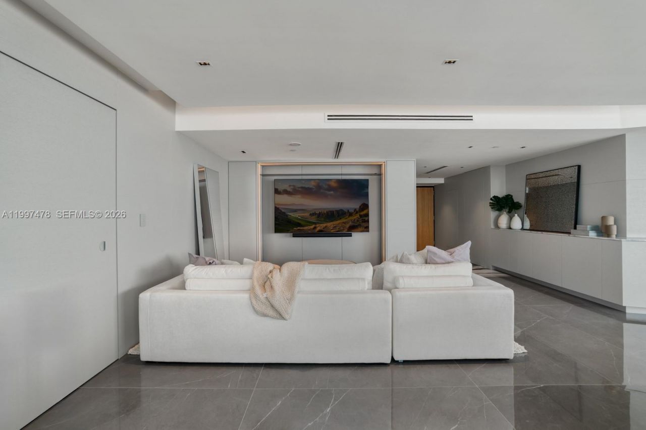 1000 S Pointe Dr, Unit 901, Miami Beach, FL 33139 Photo