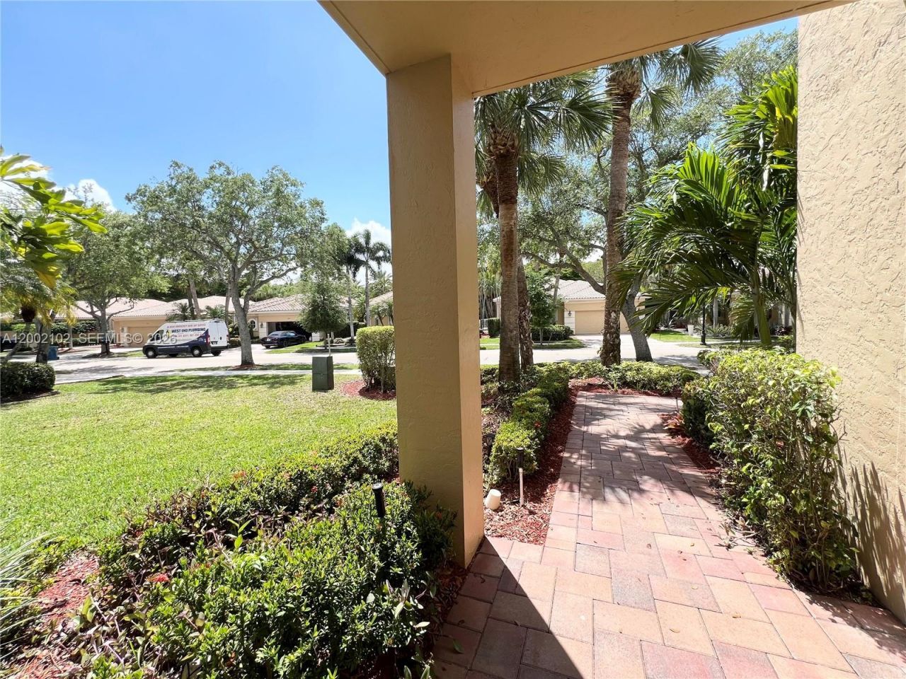 2486 Bay Isle Dr, Weston, FL 33327 Photo