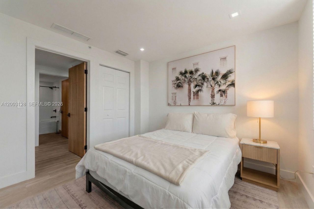1300 Ponce De Leon Blvd , Unit 815, Coral Gables, FL 33134 Photo