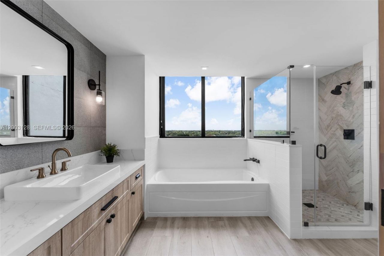 1300 Ponce De Leon Blvd , Unit 815, Coral Gables, FL 33134 Photo